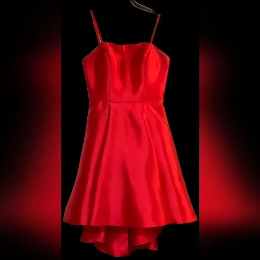 Elegant Red Party Dress